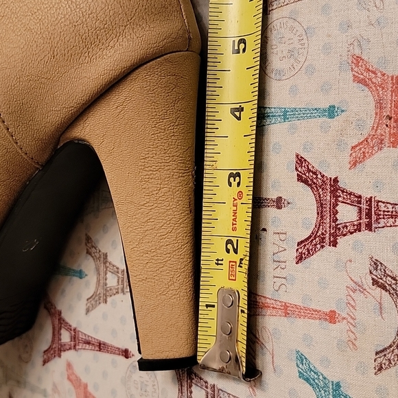 Tall ankle boots (black, and cream) - Picture 9 of 16